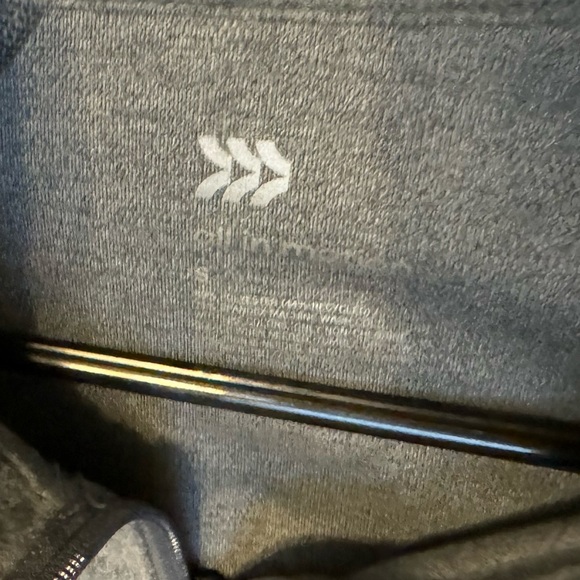 Zip up workout jacket, gray and color. Size small - Picture 3 of 4